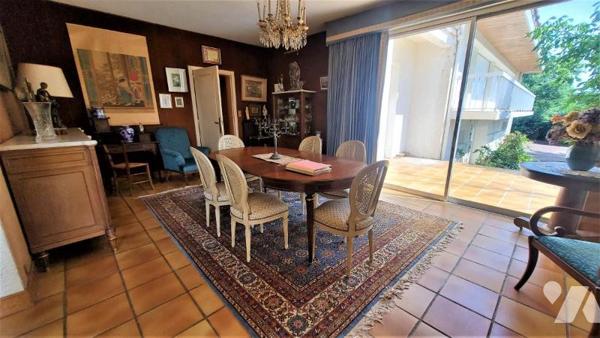 Propriété rare de 362 m² habitable avec piscine et vue Loire - 1.5 hectares