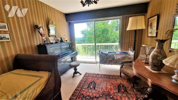 Propriété rare de 362 m² habitable avec piscine et vue Loire - 1.5 hectares