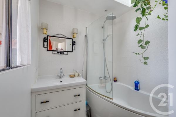 Appartement F4 à vendre  4 pièces - 72,77 m2 PARIS - 75018