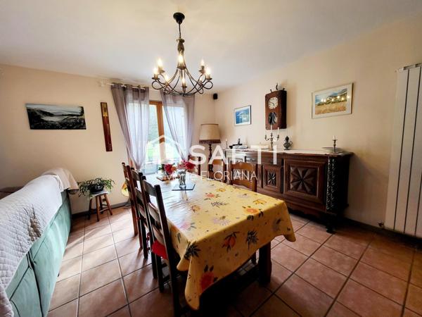 Maison plain-pied avec joli terrain