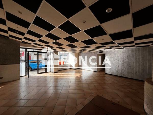 Location Local commercial 1 pièce 100 m² - 38-40 BOULEVARD LAKANAL Perigueux 24000