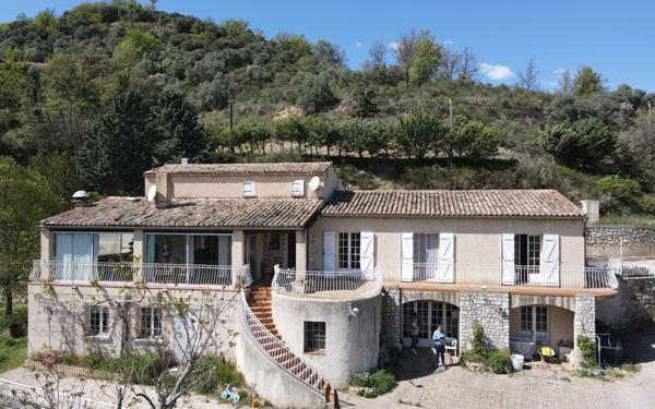 Maison à vendre    6 pièces • 216 m2 Riez