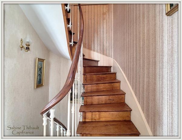 Dpt Sarthe (72), à vendre AUBIGNE RACAN maison 7 pièces 196 m2 - Studio