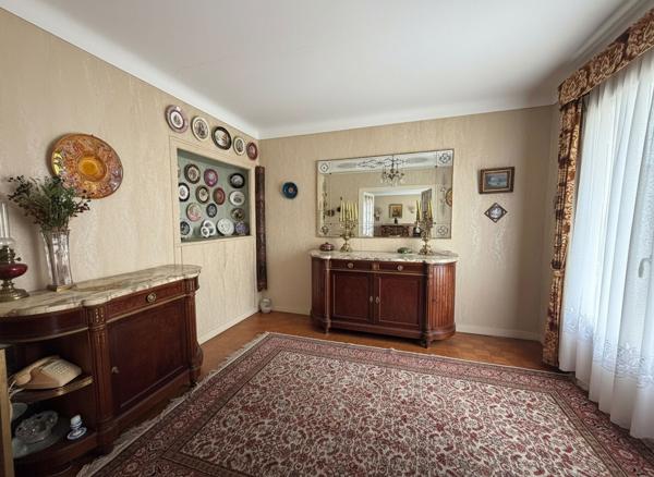 Nantes ? Appartement 104 m², 4 chambres, grande terrasse, garage + dépendances