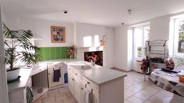 Maison 5 pièces à vendre SENILLE SAINT SAUVEUR - 86100 / Réf: 11856