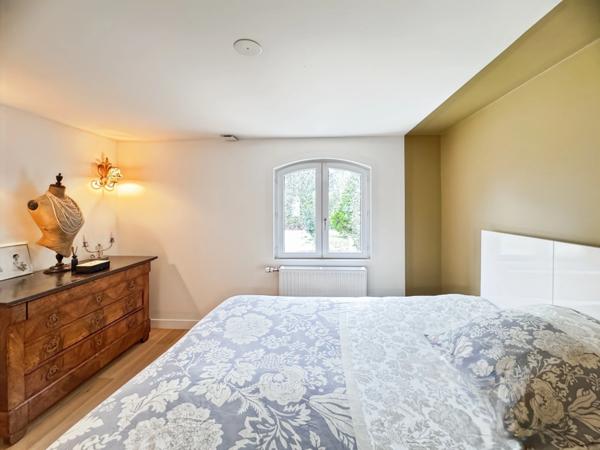 Maison de caractère entièrement rénovée – 212 m² sur parcelle de 2900 m2 – Écrin de verdure dans le centre de Mûrs-Érigné