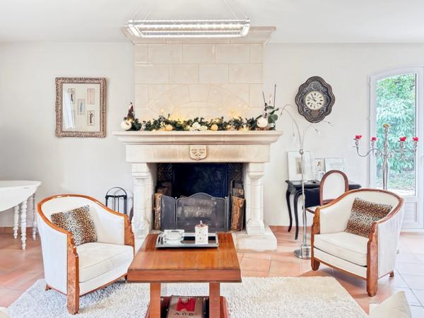 Maison de caractère entièrement rénovée – 212 m² sur parcelle de 2900 m2 – Écrin de verdure dans le centre de Mûrs-Érigné