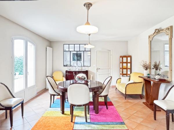 Maison de caractère entièrement rénovée – 212 m² sur parcelle de 2900 m2 – Écrin de verdure dans le centre de Mûrs-Érigné