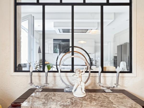 Maison de caractère entièrement rénovée – 212 m² sur parcelle de 2900 m2 – Écrin de verdure dans le centre de Mûrs-Érigné