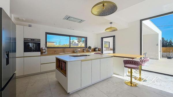 Villa contemporaine de 280 m²  à Saint-Feliu d'avall