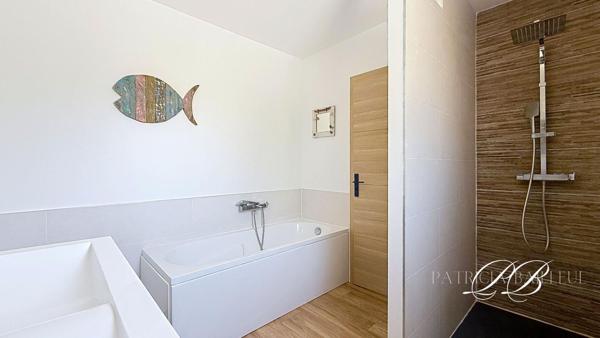 Villa contemporaine de 280 m²  à Saint-Feliu d'avall