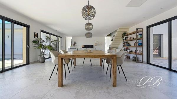 Villa contemporaine de 280 m²  à Saint-Feliu d'avall