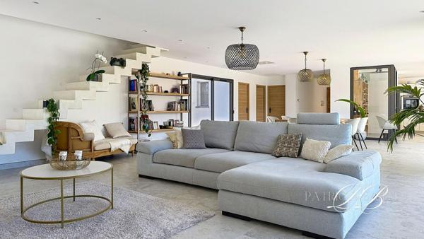 Villa contemporaine de 280 m²  à Saint-Feliu d'avall