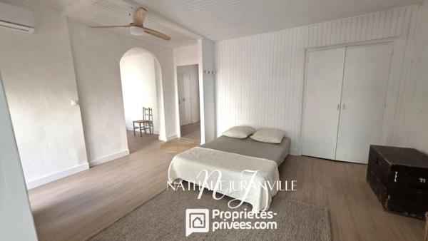 Maison de village rénovée, 5 pièces, 158 m2, garage et patio