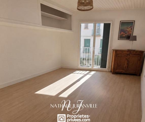 Maison de village rénovée, 5 pièces, 158 m2, garage et patio