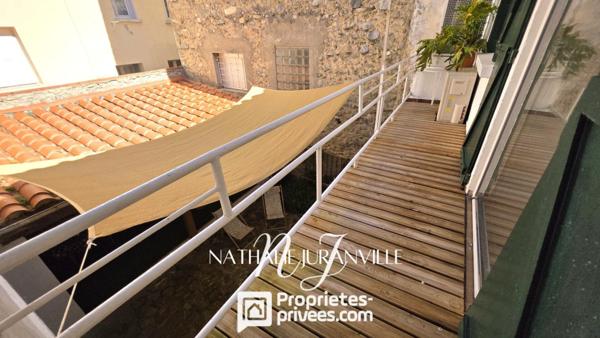 Maison de village rénovée, 5 pièces, 158 m2, garage et patio