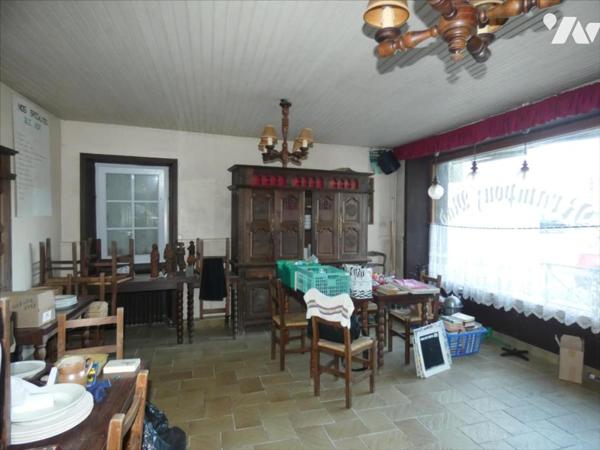 PLEYBEN- Local commercial/Appart/Logement