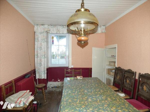 PLEYBEN- Local commercial/Appart/Logement