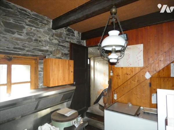 PLEYBEN- Local commercial/Appart/Logement