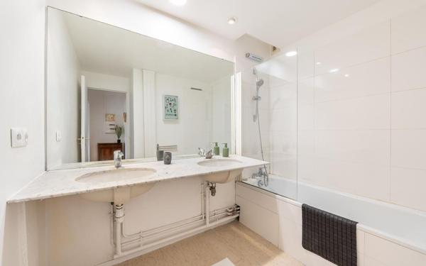 Appartement à vendre    1 pièce • 34,30 m2 Paris 6