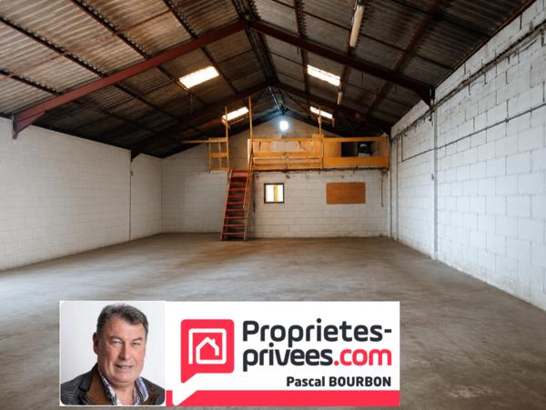 Hangar de 200m² et  deux bureaux de jardin à Limoux sur 1000m²