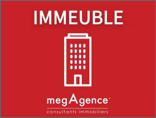 Immeuble à BRESSUIRE, 79300 - 270m²