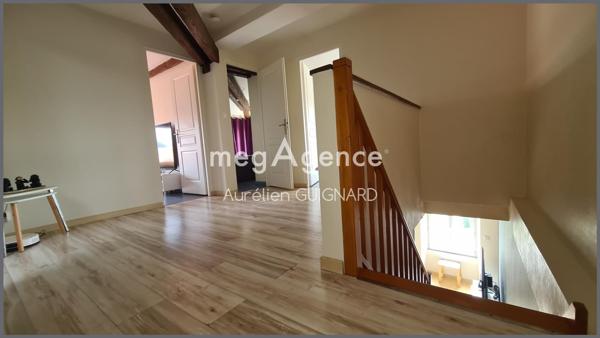 Immeuble à BRESSUIRE, 79300 - 270m²