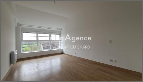 Immeuble à BRESSUIRE, 79300 - 270m²