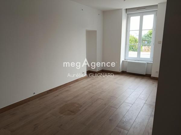Immeuble à BRESSUIRE, 79300 - 270m²