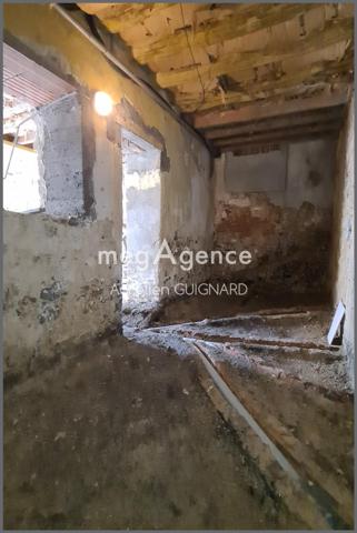 Immeuble à BRESSUIRE, 79300 - 270m²