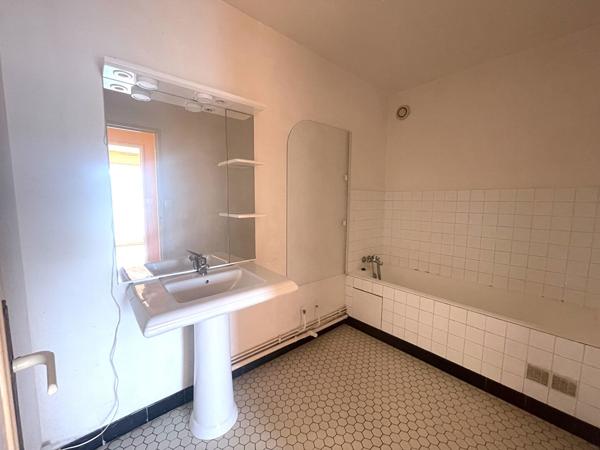 APPARTEMENT T3 BON ETAT