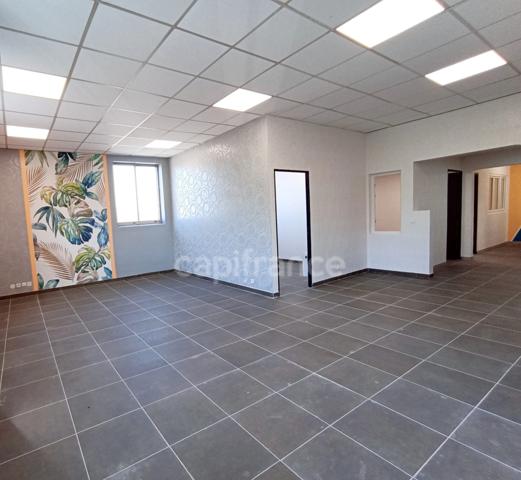 Local à louer GUIBEVILLE (91) avec bureau et parking clos dans zone d'activités dynamique