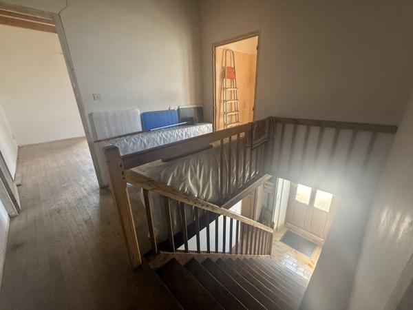 Montaigu-de-Quercy (82150) MONTAIGU DE QUERCY Maison en pierre au village avec 2 chambres, dépendants et 4033m2 de te