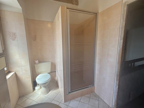 Montaigu-de-Quercy (82150) MONTAIGU DE QUERCY Maison en pierre au village avec 2 chambres, dépendants et 4033m2 de te