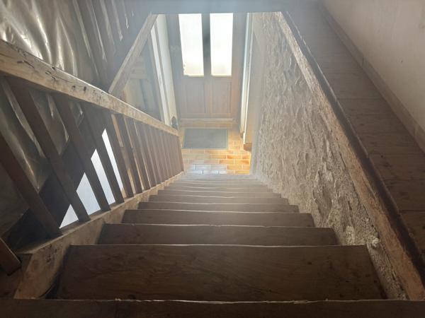 Montaigu-de-Quercy (82150) MONTAIGU DE QUERCY Maison en pierre au village avec 2 chambres, dépendants et 4033m2 de te