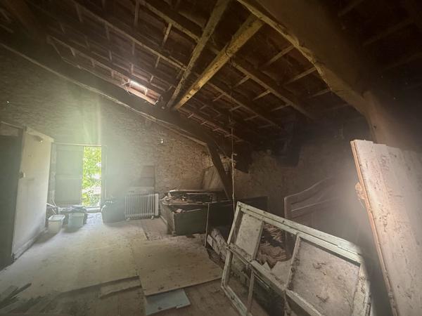 Montaigu-de-Quercy (82150) MONTAIGU DE QUERCY Maison en pierre au village avec 2 chambres, dépendants et 4033m2 de te