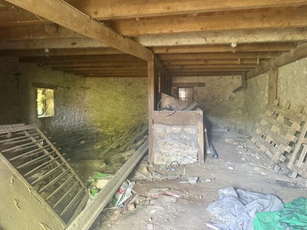 Montaigu-de-Quercy (82150) MONTAIGU DE QUERCY Maison en pierre au village avec 2 chambres, dépendants et 4033m2 de te