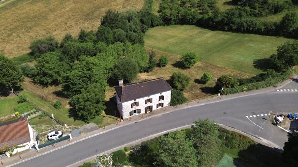 Montaigu-de-Quercy (82150) MONTAIGU DE QUERCY Maison en pierre au village avec 2 chambres, dépendants et 4033m2 de te