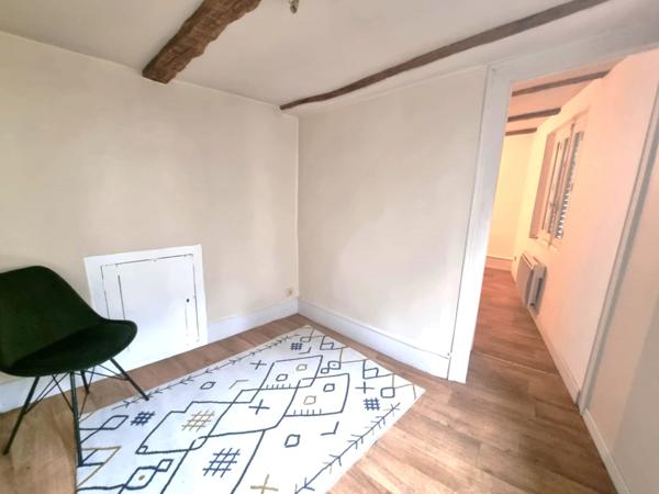Tulle centre Petit appartement avec local commercial