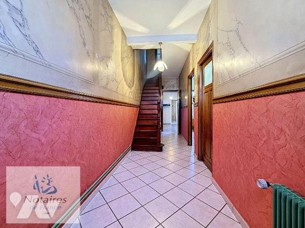 EN EXCLUSIVITÉ CHEZ VOTRE NOTAIRE

À VENDRE À Hazebrouck - MAISON MITOYENNE - 113 m² - 3 CHAM...
