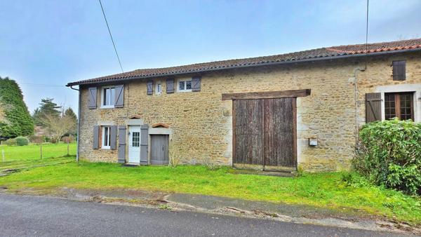 MAISON EN PIERRE AVEC GRANGE ET JARDIN - CALME ET CAMPAGNE