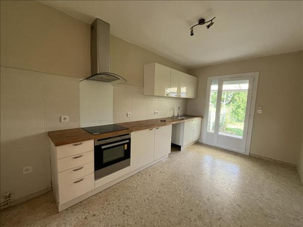 Maison à louer 750 € CC CASTELSARRASIN 3 p 90 m² DPE D