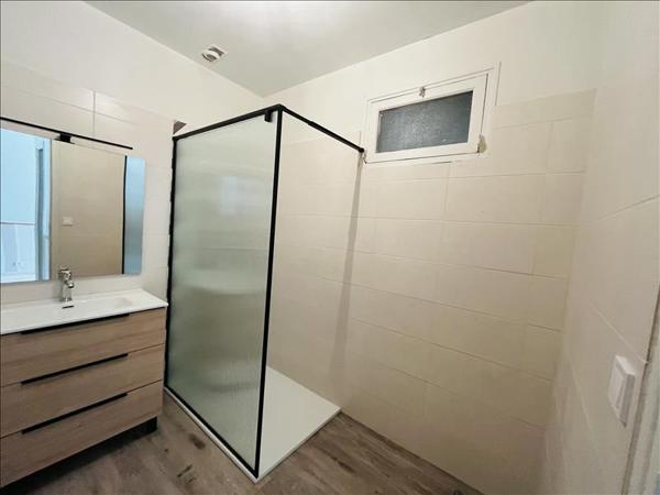 Maison à louer 750 € CC CASTELSARRASIN 3 p 90 m² DPE D