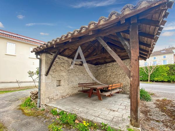 Maison de village en pierre