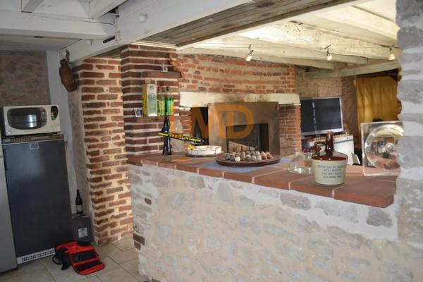 Corp DE Ferme Avec Terrain