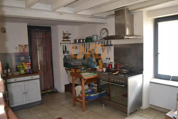 Corp DE Ferme Avec Terrain