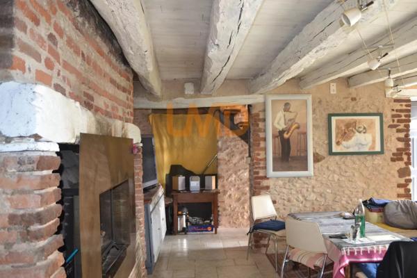 Corp DE Ferme Avec Terrain