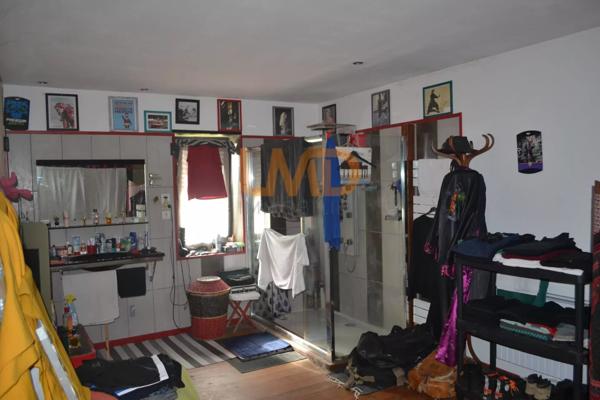 Corp DE Ferme Avec Terrain