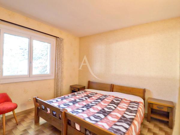 VILLA LUMINEUSE DE 125M2 GARAGE AU CALME JARDIN ARBORE A PIERREVERT