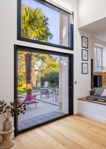 Ancienne ferme rénovée avec extension contemporaine